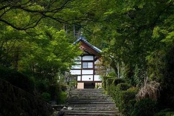 立夏前一日登马氏山亭